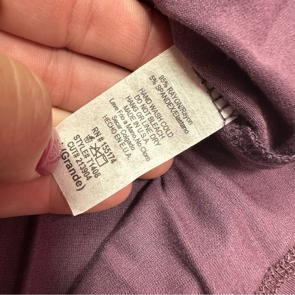 NWT Annabelle boutique ruffle detail Cold shoulder top feminine minimalist Plum - Picture 10 of 11